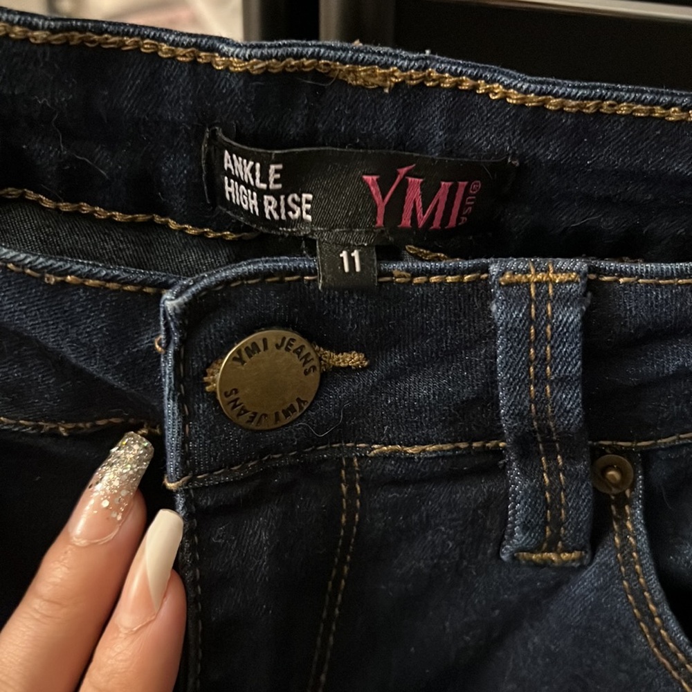 Jeans - Picture 2 of 3